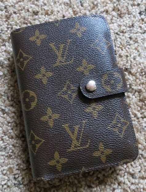 authentic vintage louis vuitton wallet.